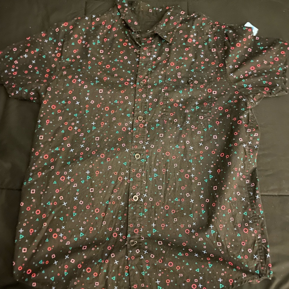 Men’s 2018 Seia Playstation Button Up Size M 🔥